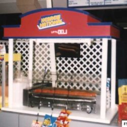Point of purchase hot dog table top display