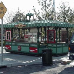 Outdoor weatherproof  modular kiosk for churros and sodas