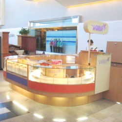 Mall jewelry retail kiosk