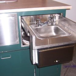 Portable sink cart with hot, fresh, and waste water tanks