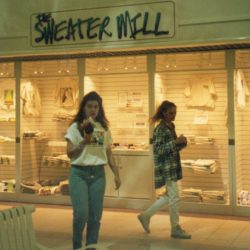 Wall shop of retail merchandising units, RMUs