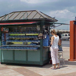 Outdoor retail cart for shopping centers, outlet malls