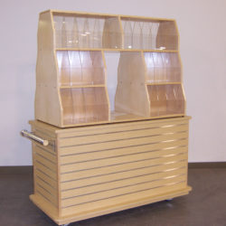 Mobile retail merchandising cart with slat wall