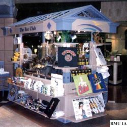 Custom RMU at shopping mall selling T-shirts